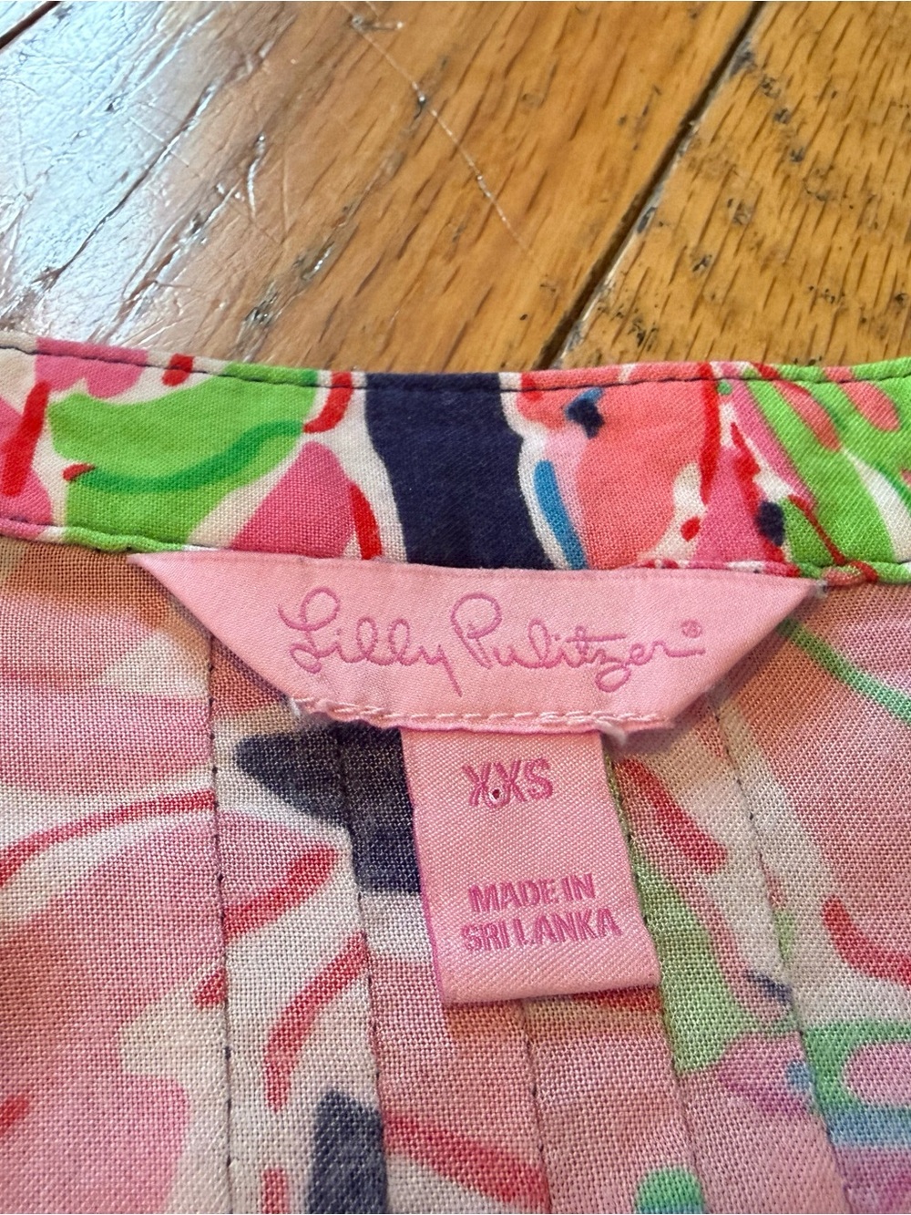 Lilly Pulitzer Sarasota Tunic Top In The Vias Navy Blue Pink Green Floral Sz XXS - Picture 5 of 12